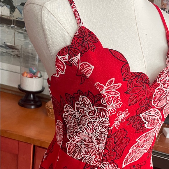 Trixxi Red and White Floral Mini Dress Scalloped Spaghetti Straps medium - Picture 4 of 7